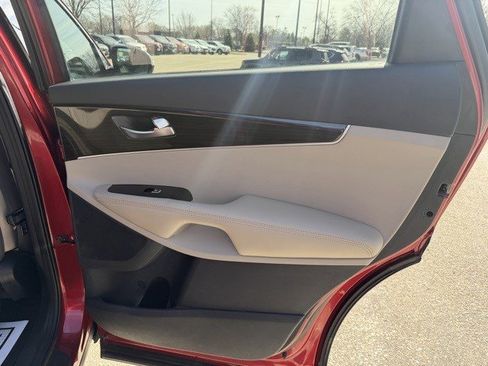 Used 2020 Kia Sorento S image 16
