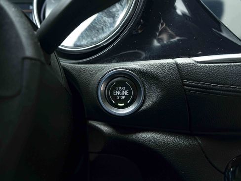Used 2021 Buick Encore GX Essence w/ Experience Buick Package FWD image 25