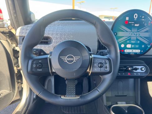 Used 2025 MINI Cooper S image 9