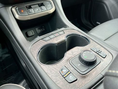 Used 2023 GMC Acadia Denali w/ Black Diamond Edition AWD/4WD image 17