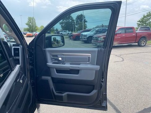 Used 2017 RAM 1500 Big Horn AWD/4WD image 29