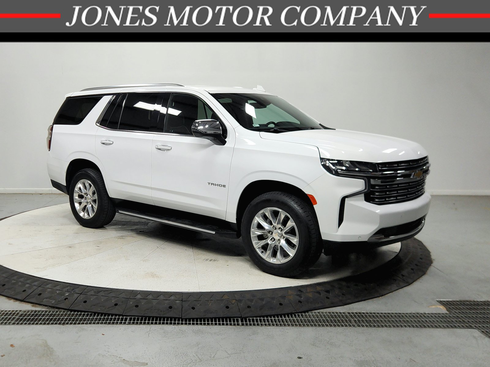 Used 2024 Chevrolet Tahoe Premier RWD image 1