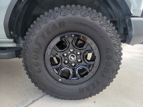 Used 2023 Ford Bronco Wildtrak image 30