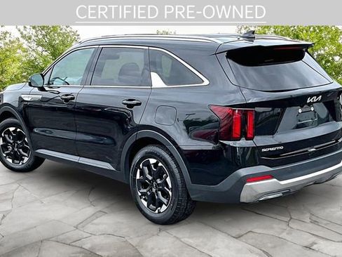 Certified 2024 Kia Sorento S FWD image 11