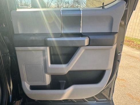 Used 2015 Ford F150 XLT w/ Equipment Group 301A Mid image 25