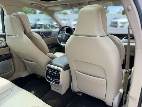 Used 2020 Lincoln Continental Reserve w/ Luxury Package FWD image 22