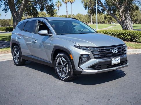 Used 2025 Hyundai Tucson SEL FWD image 4