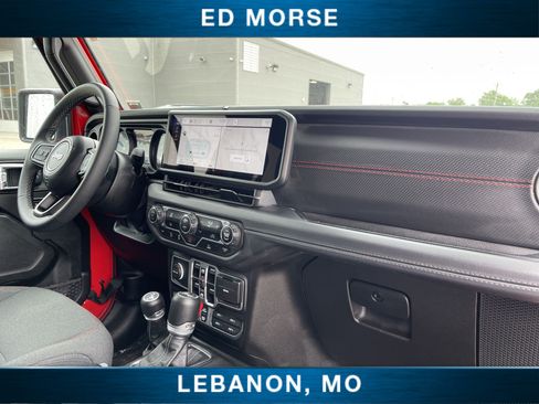 Used 2025 Jeep Wrangler Unlimited Rubicon AWD/4WD image 27