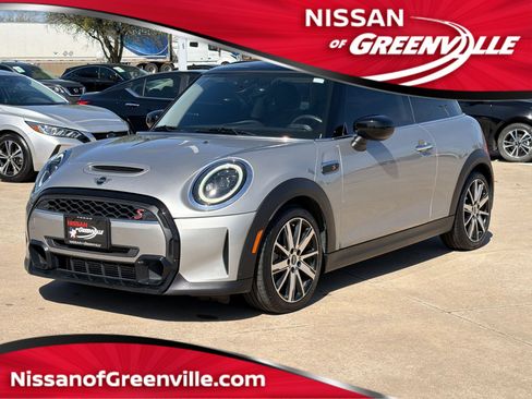 Used 2024 MINI Cooper S image 1