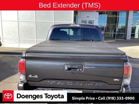 Used 2023 Toyota Tacoma Limited image 8