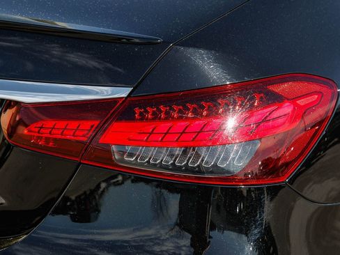 Used 2022 Mercedes-Benz E 350 Sedan image 8