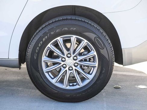 Used 2023 Buick Enclave Essence image 11