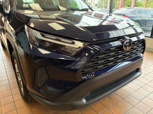 Used 2025 Toyota RAV4 XLE w/ Convenience Package FWD image 2