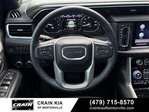 Used 2021 GMC Yukon Denali w/ Denali Premium Package AWD/4WD image 13