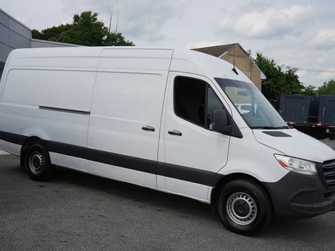 Used 2023 Mercedes-Benz Sprinter 2500 image 7