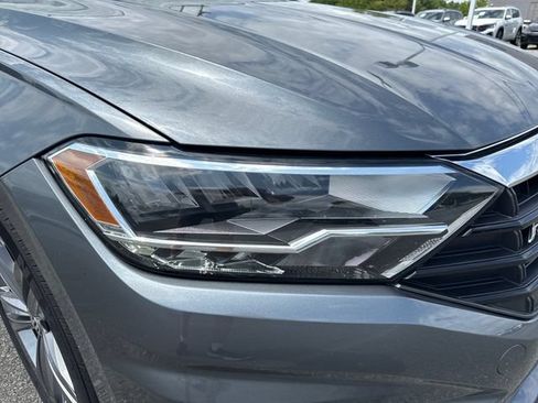 Used 2019 Volkswagen Jetta R-Line w/ R-Line Cold Weather Package FWD image 10