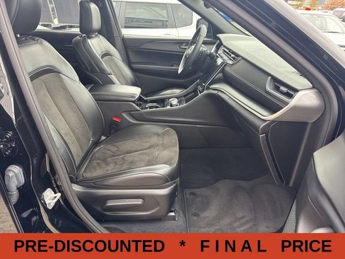 Used 2023 Jeep Grand Cherokee L Laredo AWD/4WD image 41