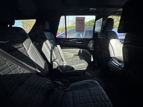 Used 2023 Cadillac Escalade Sport Platinum w/ LPO, ONYX Package image 6