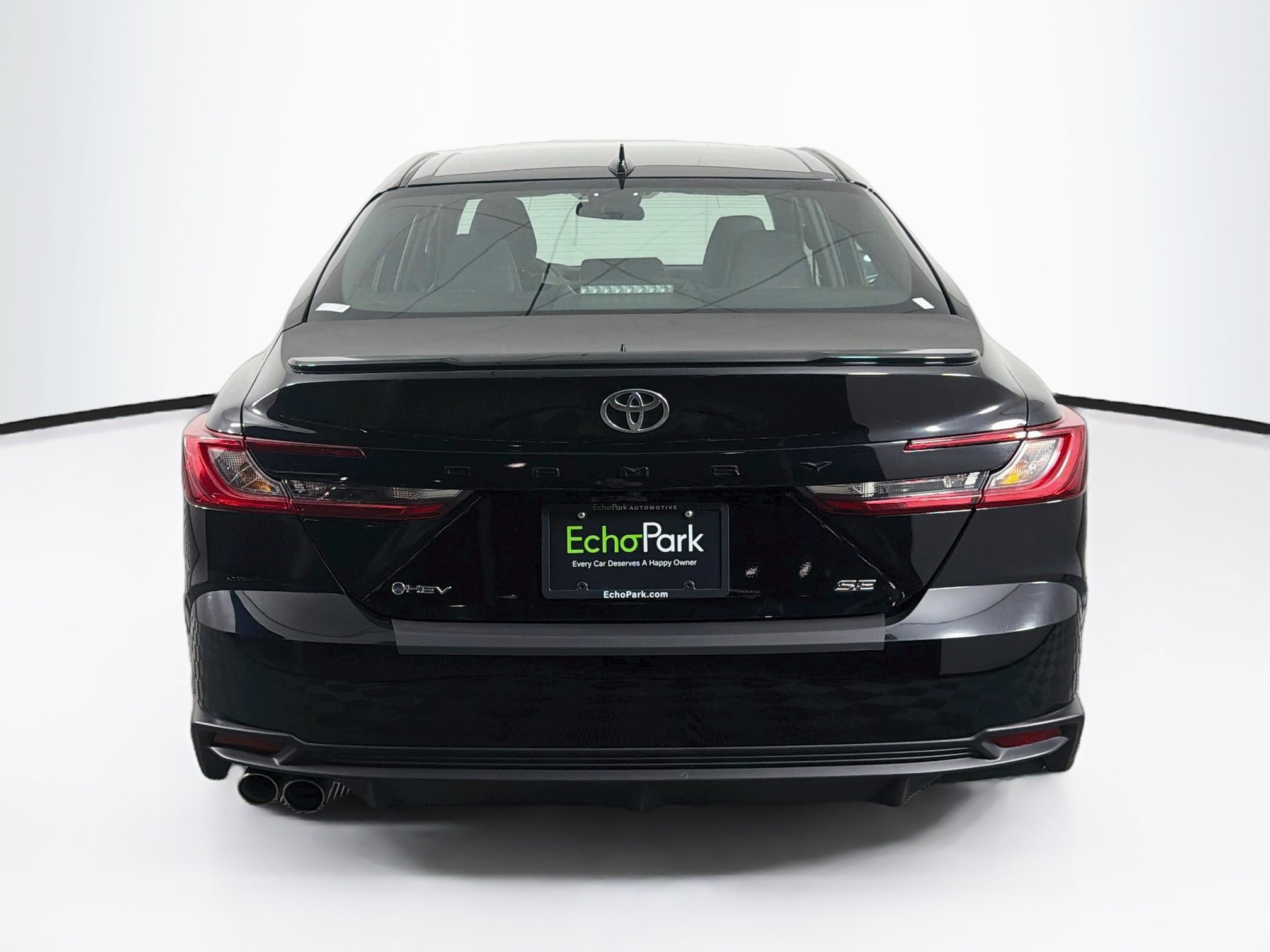 Used 2025 Toyota Camry SE FWD image 7