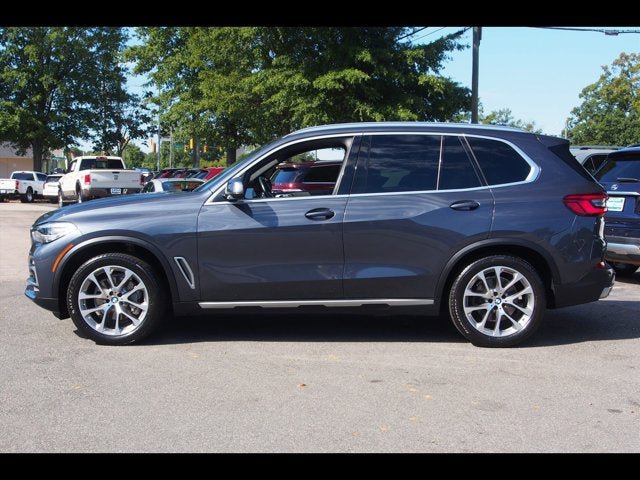 Used 2019 BMW X5 xDrive40i w/ Premium Package 2 AWD/4WD image 2