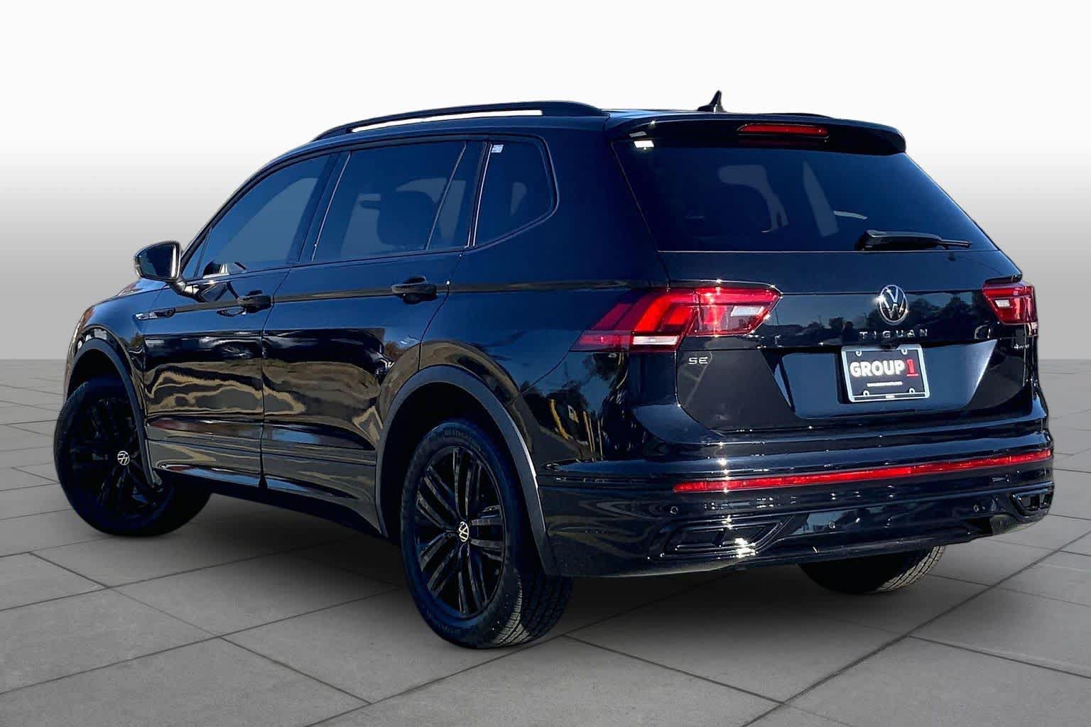 Used 2022 Volkswagen Tiguan SE R-Line AWD/4WD image 12
