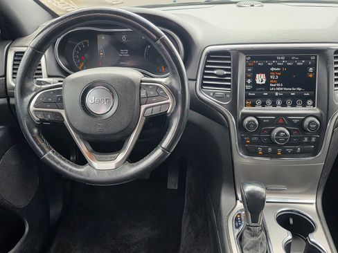 Used 2018 Jeep Grand Cherokee Altitude image 19