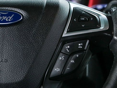 Used 2017 Ford Fusion SE w/ Fusion SE Technology Package FWD image 14