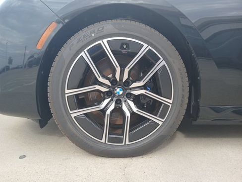 New 2025 BMW i7 xDrive60 AWD/4WD image 5