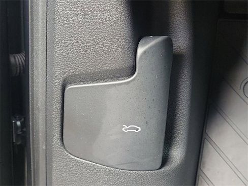 Used 2020 Audi Q5 2.0T Premium w/ Convenience Package image 29