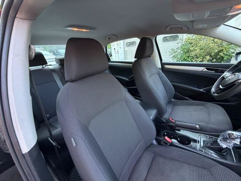 Used 2016 Volkswagen Passat 1.8T S FWD image 32