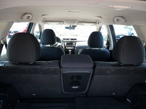 Used 2019 Nissan Rogue S AWD/4WD image 21