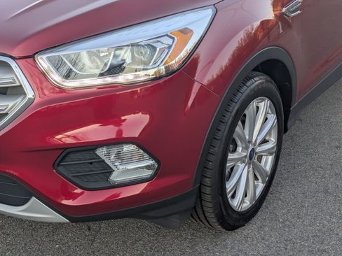 Used 2019 Ford Escape SEL image 10