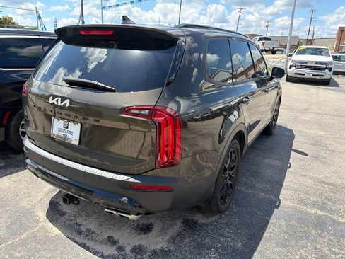 Used 2022 Kia Telluride SX w/ SX Prestige Package AWD/4WD image 3
