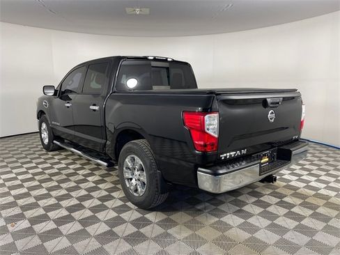 Used 2017 Nissan Titan SV image 21