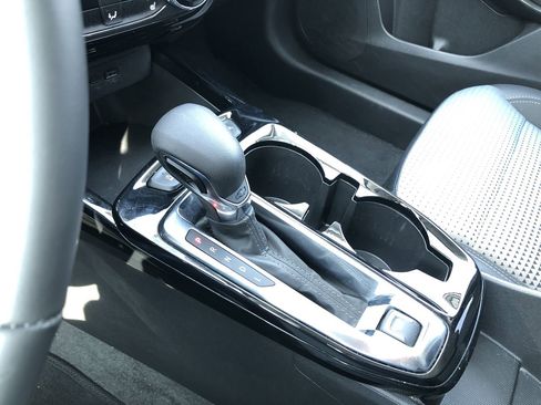 Used 2025 Chevrolet Trax LT w/ LT Convenience Package image 18