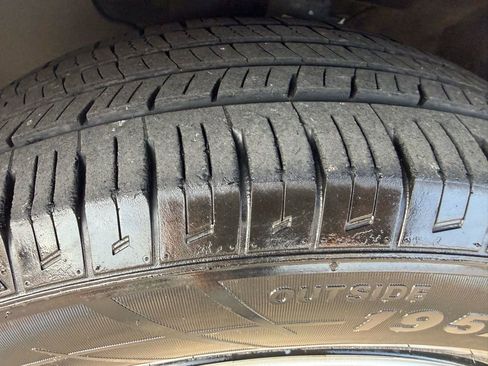 Used 2023 Kia Forte LX image 28