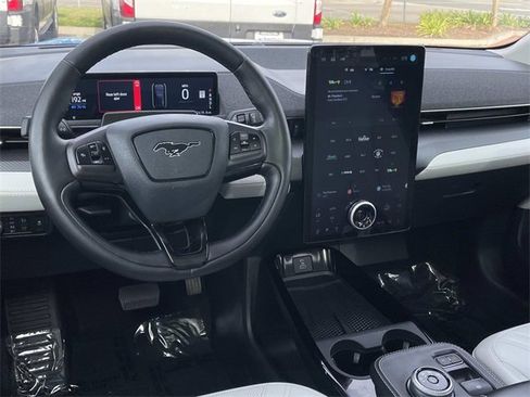 Certified 2022 Ford Mustang Mach-E Premium image 7