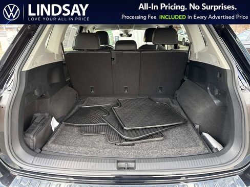 Used 2023 Volkswagen Tiguan SE AWD/4WD image 12