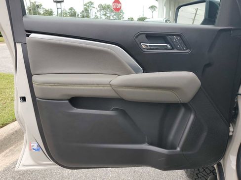 New 2026 Chevrolet Colorado ZR2 w/ ZR2 Bison Edition image 15