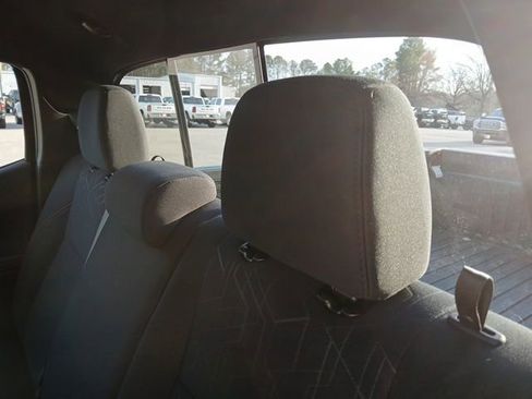 Used 2017 Toyota Tacoma TRD Sport image 17