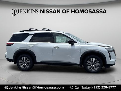 New 2026 Nissan Pathfinder SL FWD image 5