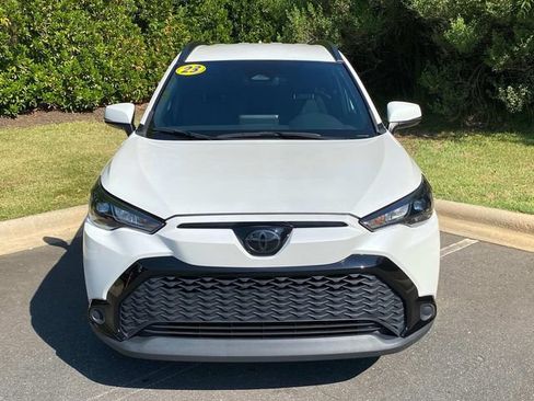 Used 2023 Toyota Corolla Cross AWD Hybrid image 2