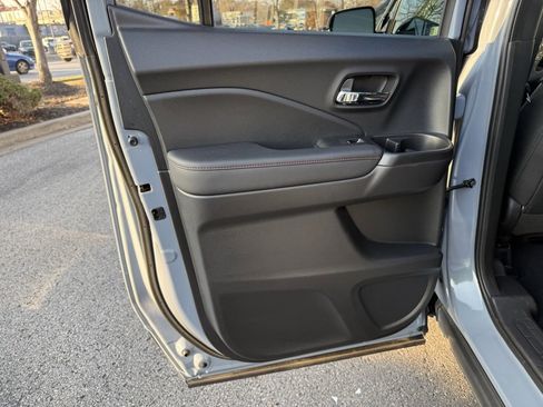 Used 2022 Honda Ridgeline Black Edition image 32