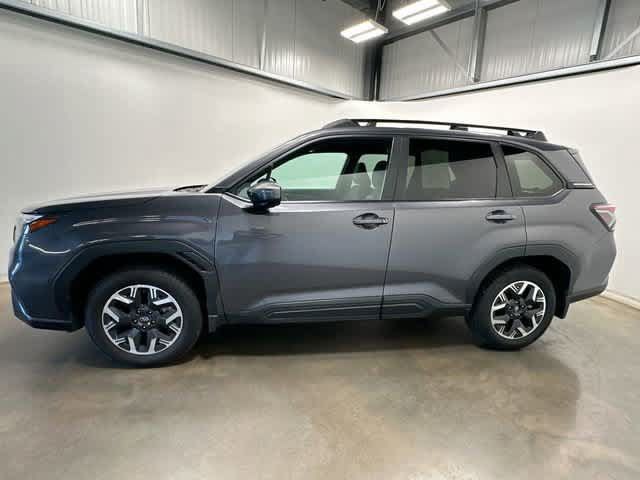 Used 2026 Subaru Forester Premium AWD/4WD image 2