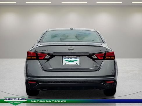 Used 2024 Nissan Altima 2.5 SV image 5
