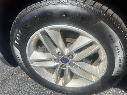 Used 2017 Ford Edge SEL w/ Equipment Group 201A AWD/4WD image 9