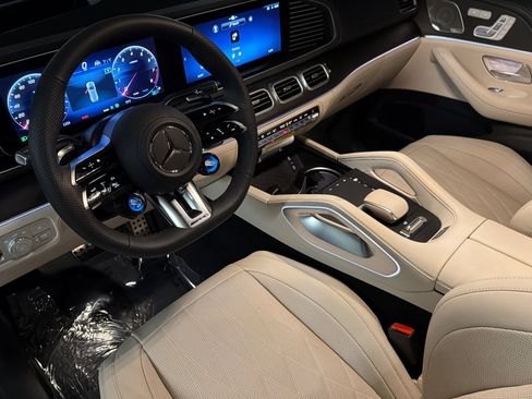New 2026 Mercedes-Benz GLS 63 AMG 4MATIC image 9