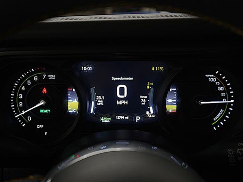 Used 2024 Jeep Wrangler Unlimited Sahara w/ Technology Group AWD/4WD image 25