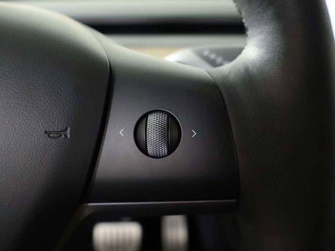 Used 2023 Tesla Model Y Long Range image 41