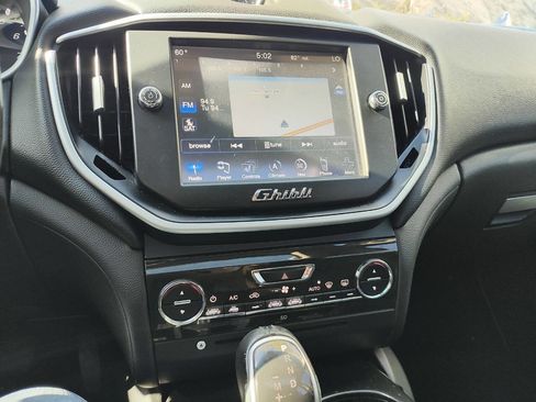 Used 2015 Maserati Ghibli image 37